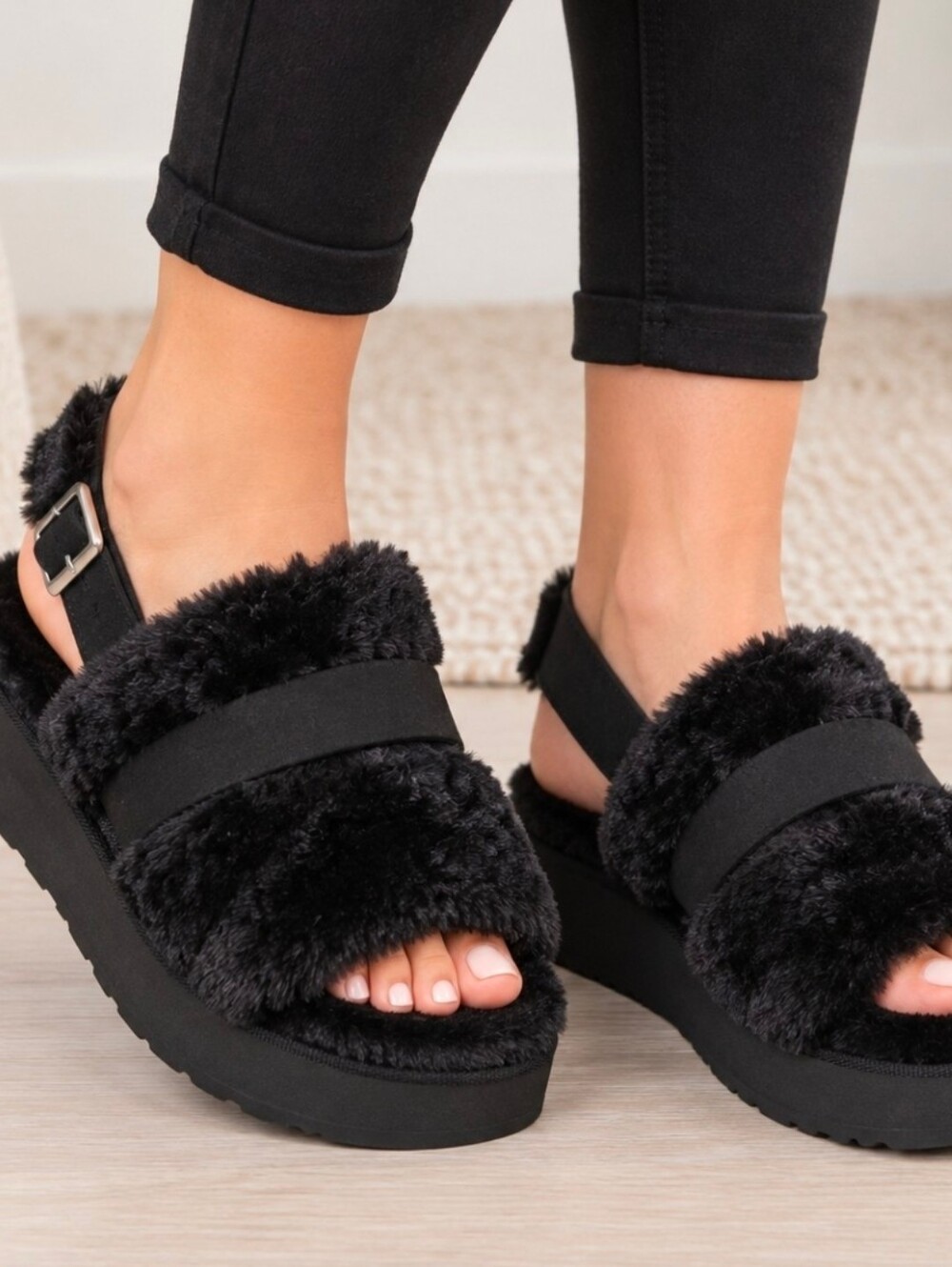 Koolaburra by UGG Black Faux Fur Platform Slingback Sandals Women’s Size 11